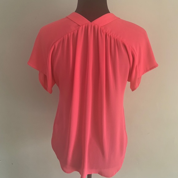 🎉FLASH SALE 2/$30 NWOT EXPRESS coral blouse - Picture 4 of 5